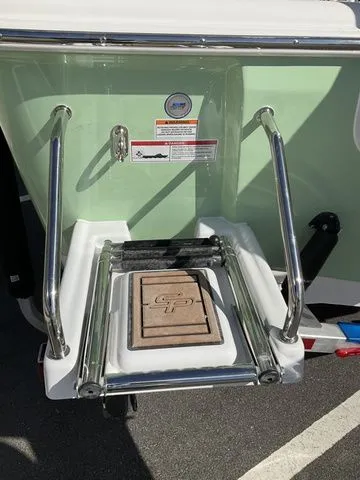 Slide: The Image of Sea Pro 230 DLX 2026 - 28