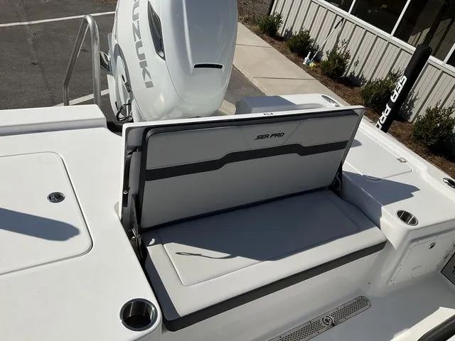 Slide: The Image of Sea Pro 250 Bay Boat 2026 - 15