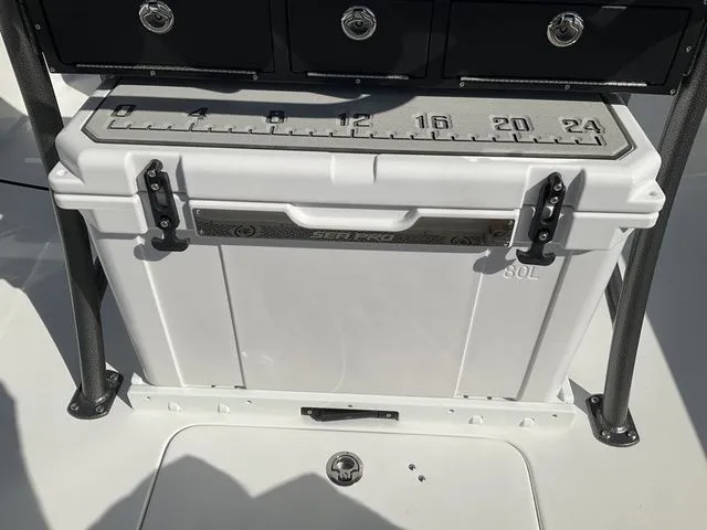 Slide: The Image of Sea Pro 250 Bay Boat 2026 - 18