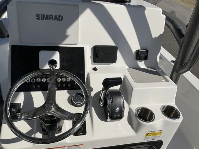 Slide: The Image of Sea Pro 250 Bay Boat 2026 - 20