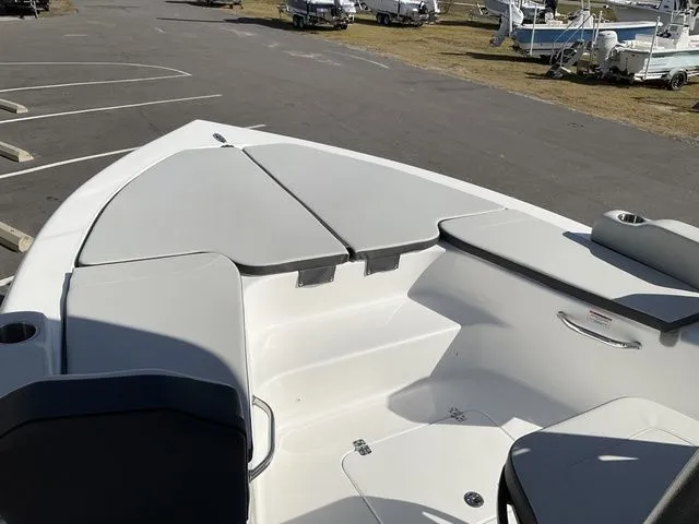 Slide: The Image of Sea Pro 250 Bay Boat 2026 - 31