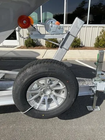 Slide: The Image of Sea Pro 250 Bay Boat 2026 - 36