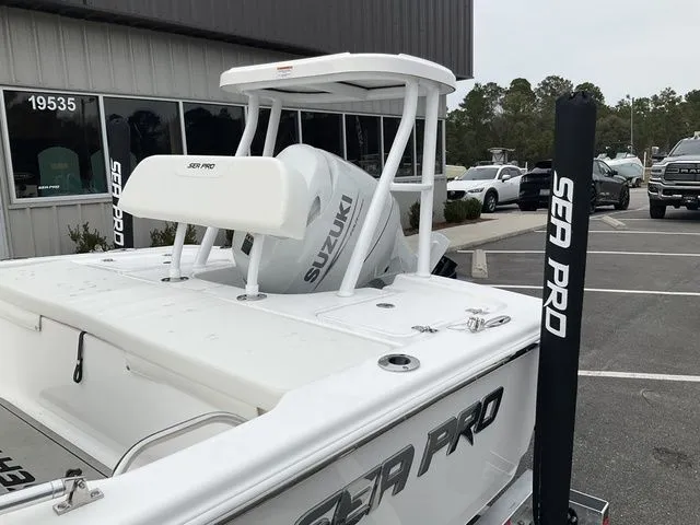 Slide: The Image of Sea Pro 172 Bay 2026 - 4