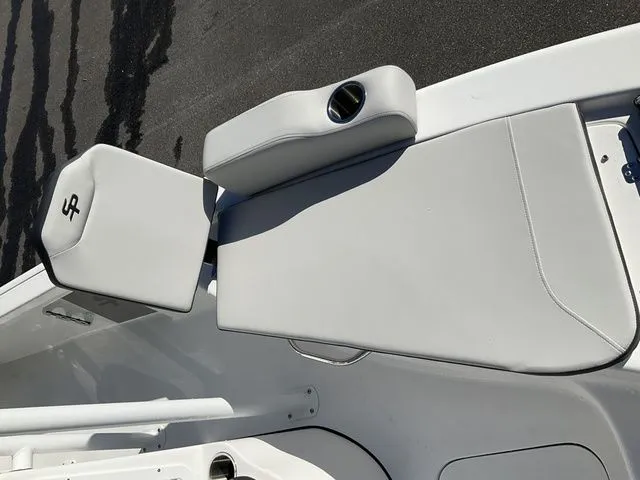 Slide: The Image of Sea Pro 210 Bay Boat 2026 - 9