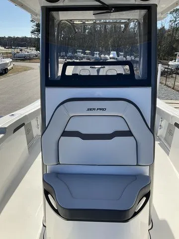 Slide: The Image of Sea Pro 242 Sport 2026 - 11