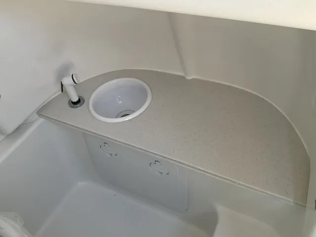 Slide: The Image of Sea Pro 242 Sport 2026 - 15