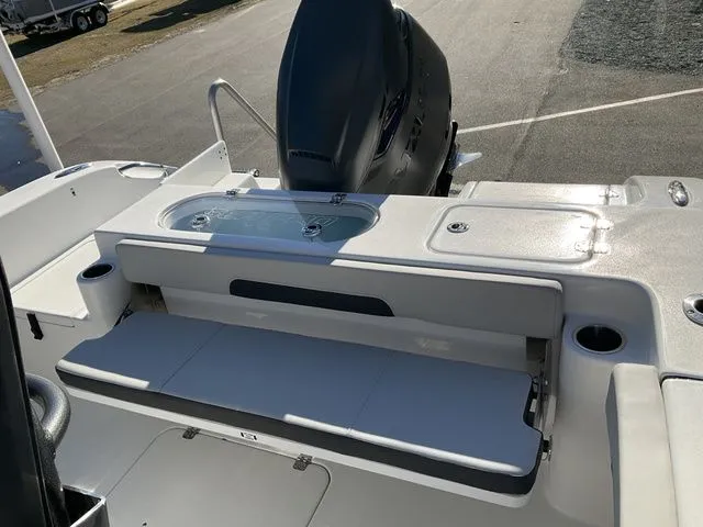 Slide: The Image of Sea Pro 242 Sport 2026 - 18