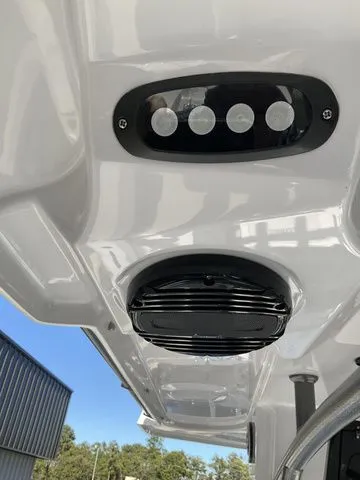 Slide: The Image of Sea Pro 242 Sport 2026 - 24