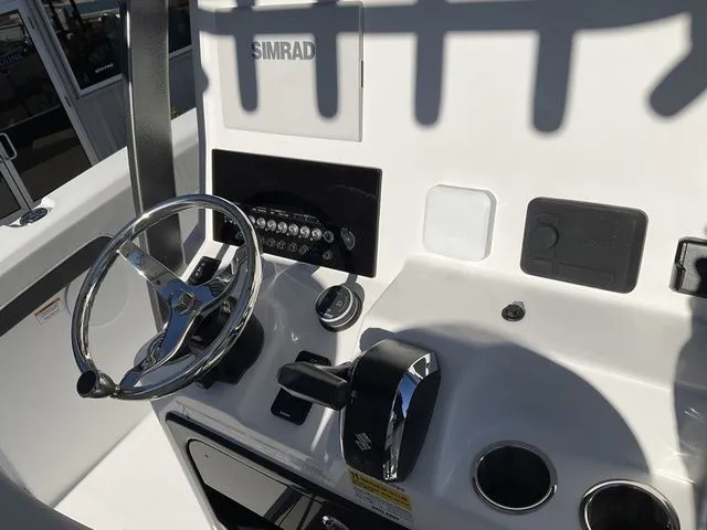 Slide: The Image of Sea Pro 242 Sport 2026 - 33