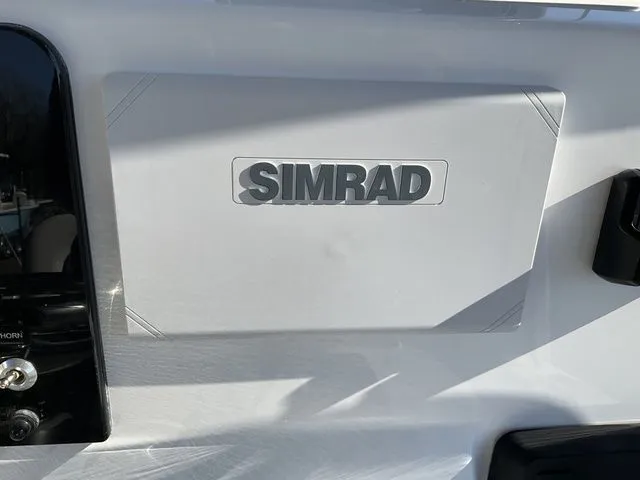Slide: The Image of Sea Pro 202 Center Console 2026 - 13