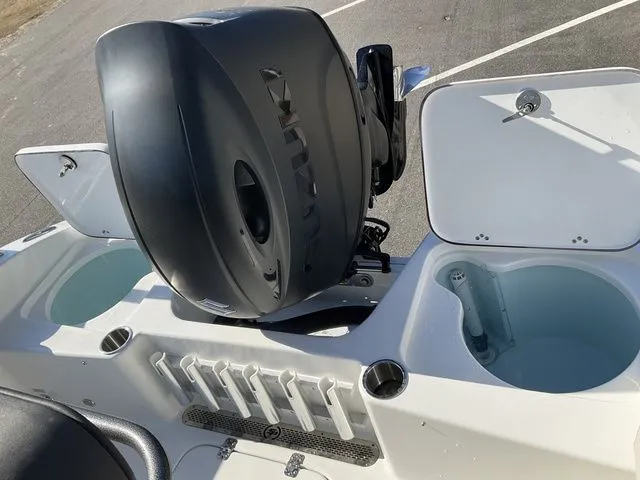 Slide: The Image of Sea Pro 202 Center Console 2026 - 15