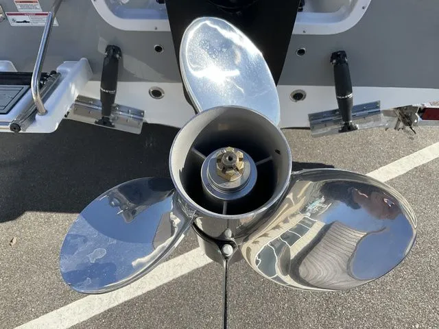 Slide: The Image of Sea Pro 202 Center Console 2026 - 21