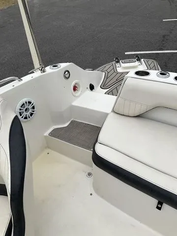 Slide: The Image of Stingray 212 2022 - 19