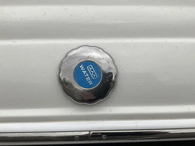 Slide: The Image of Stingray 212 2022 - 6