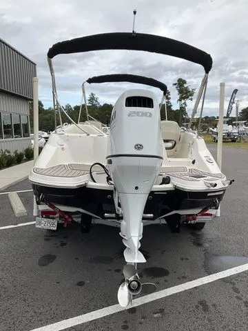 Slide: The Image of Stingray 212 2022 - 8