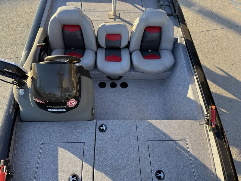 Slide: The Image of Tracker Pro Team 175 TXW 2016 - 17