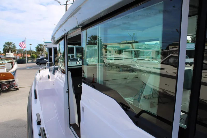 Slide: The Image of Axopar 37 - Exterior - 11