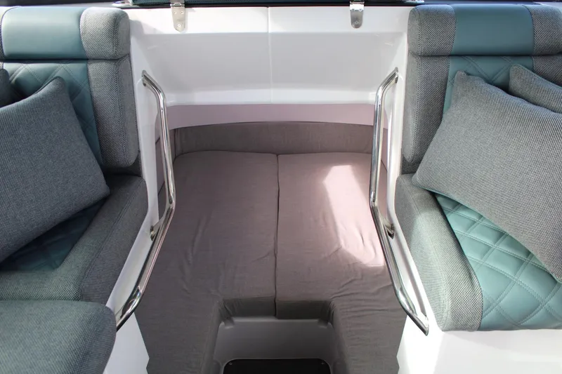 Slide: The Image of Axopar 37 - Berth - 19