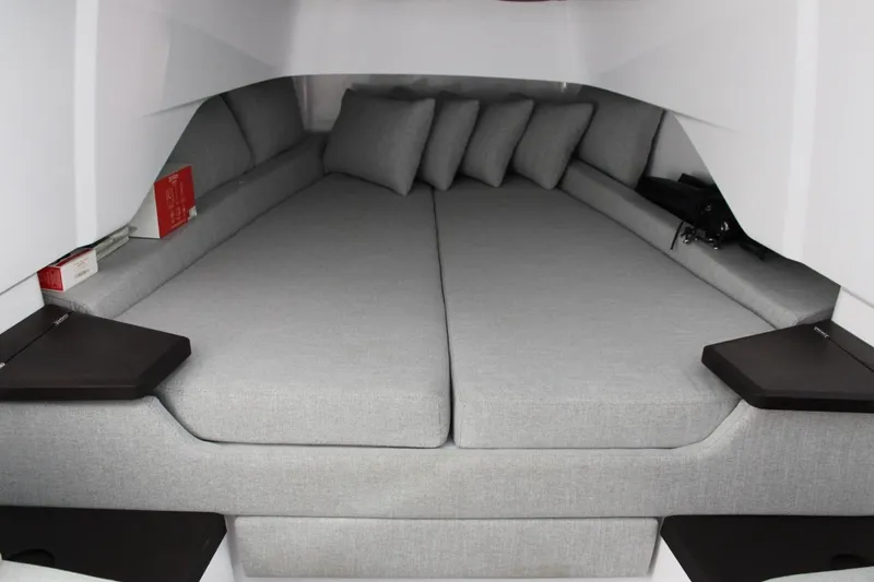 Slide: The Image of Axopar 37 - Berth - 3