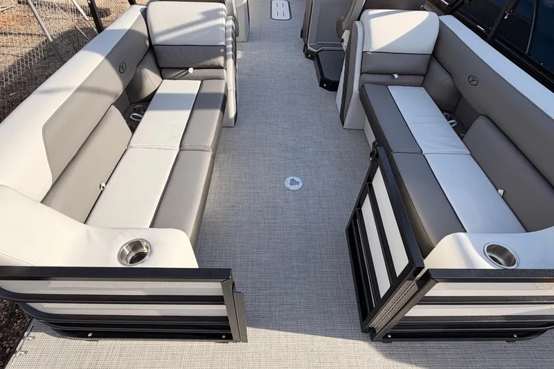 Slide: The Image of 2026 Veranda Vista Sport VS 25 RC interior with spacious seating and modern design. - 13