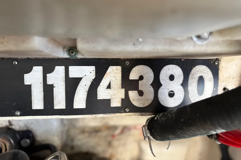 Slide: The Image of Close-up of Sea Ray 300 Sundancer 2005 boat serial number 1174380. - 20