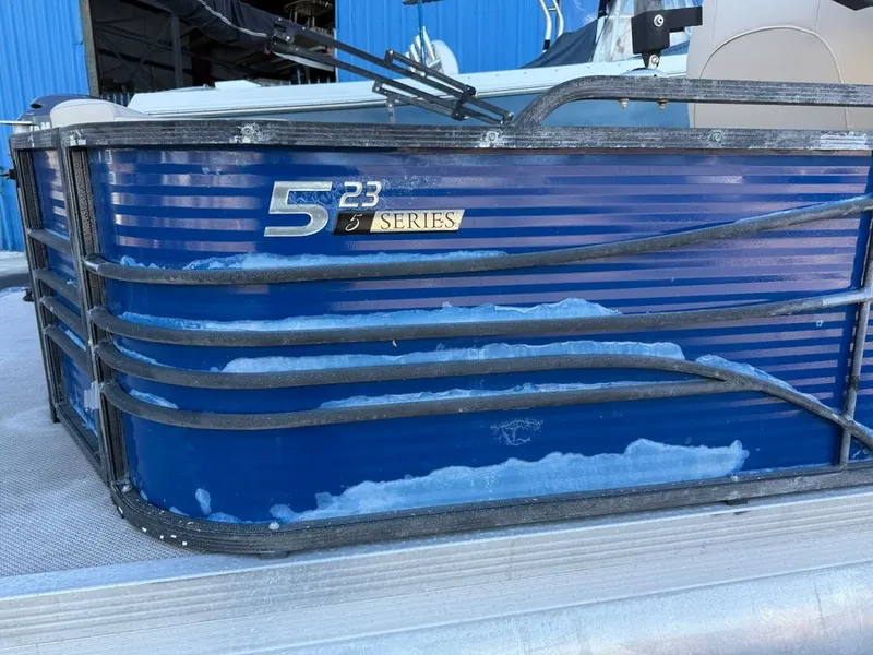 Slide: The Image of Lexington 5 Series 2019 - 10