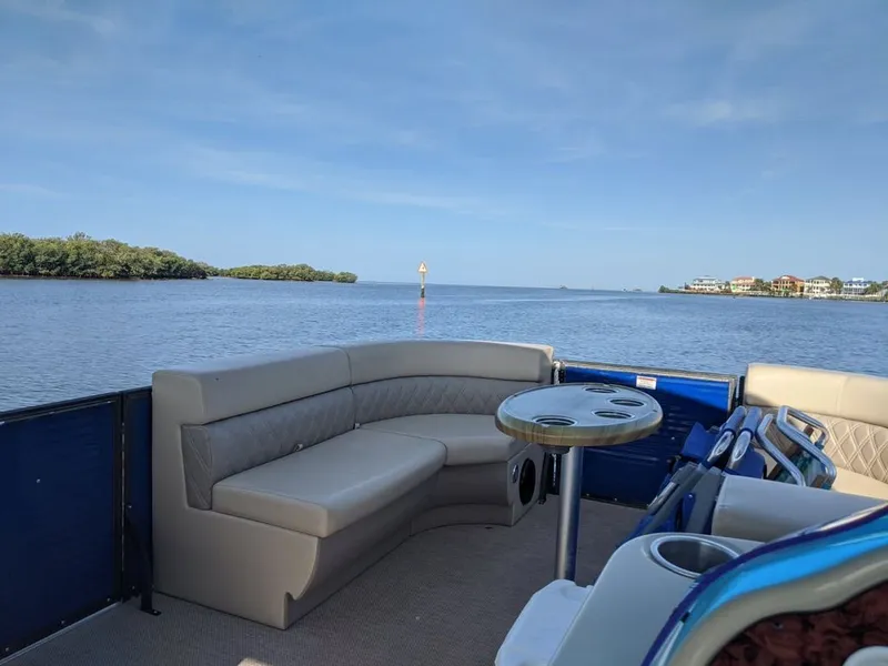 Slide: The Image of Lexington 5 Series 2019 - 5