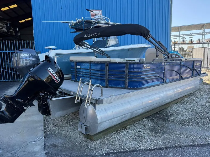 Slide: The Image of Lexington 5 Series 2019 - 9