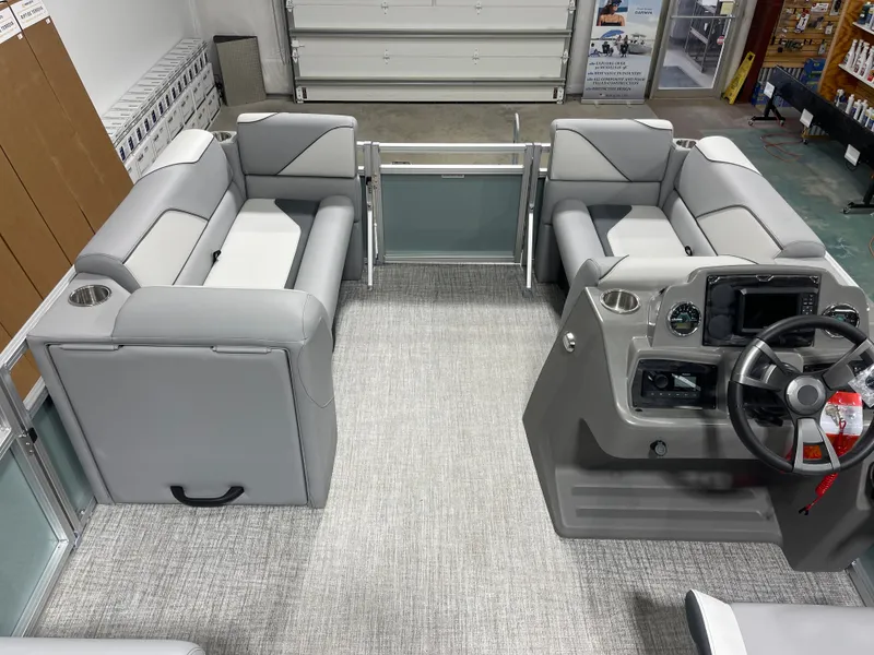 Slide: The Image of Avalon Venture Quad Lounge - 19' 2026 - 33