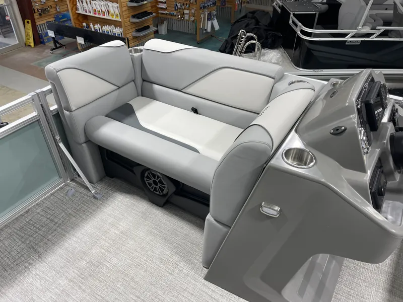 Slide: The Image of Avalon Venture Quad Lounge - 19' 2026 - 35