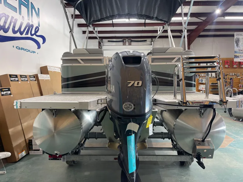 Slide: The Image of Avalon Venture Quad Lounge - 19' 2026 - 7