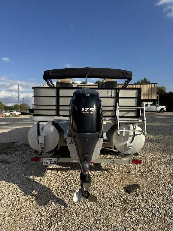 Slide: The Image of Veranda VF22F2TE 2018 - 3