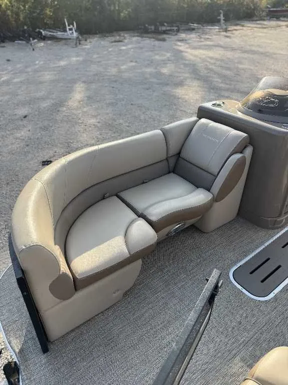 Slide: The Image of Veranda VF22F2TE 2018 - 6