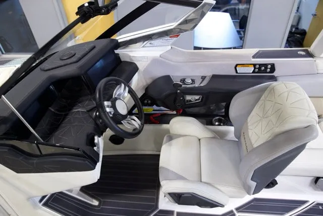 Slide: The Image of Nautique Boats G25 PARAGON 2022 - 17
