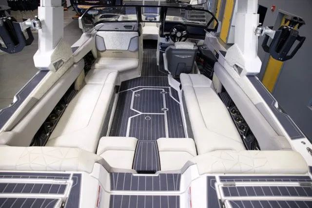 Slide: The Image of Nautique Boats G25 PARAGON 2022 - 14