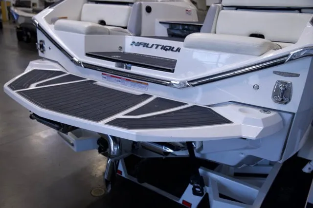 Slide: The Image of Nautique Boats G25 PARAGON 2022 - 6