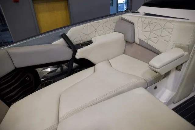 Slide: The Image of Nautique Boats G25 PARAGON 2022 - 30