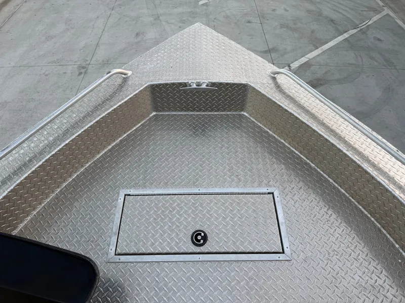 Slide: The Image of Thunder Jet Luxor OB w/ 150HP Yamaha & a 9.9HP Kicker! 2015 - 6