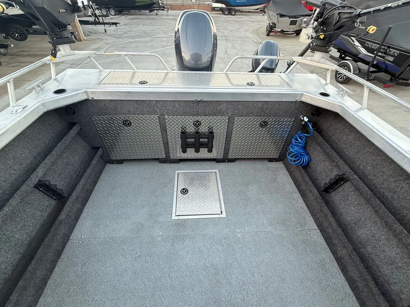 Slide: The Image of Thunder Jet Luxor OB w/ 150HP Yamaha & a 9.9HP Kicker! 2015 - 7