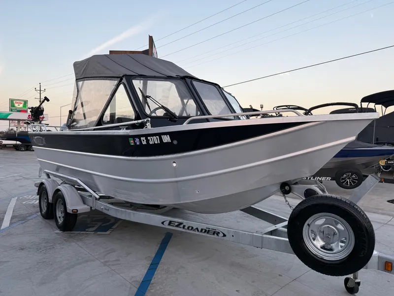 Slide: The Image of Thunder Jet Luxor OB w/ 150HP Yamaha & a 9.9HP Kicker! 2015 - 8