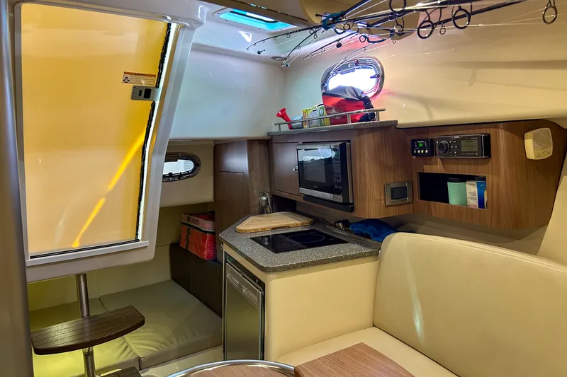 Slide: The Image of Boston Whaler 285 CONQUEST 2018 - 19