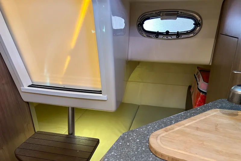 Slide: The Image of Boston Whaler 285 CONQUEST 2018 - 23