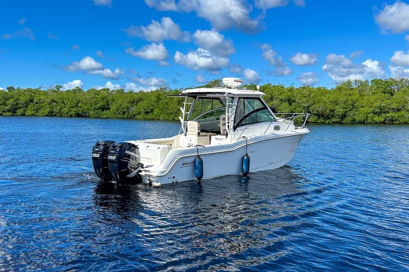 Slide: The Image of Boston Whaler 285 CONQUEST 2018 - 3