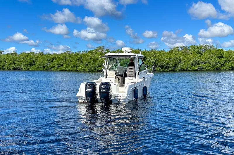 Slide: The Image of Boston Whaler 285 CONQUEST 2018 - 31