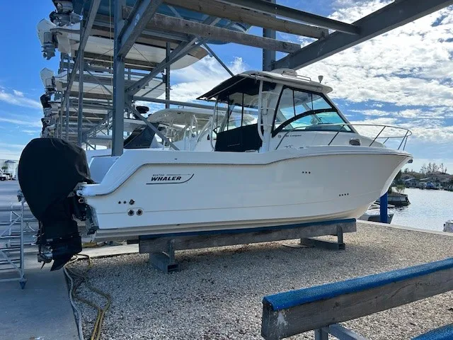 Slide: The Image of Boston Whaler 285 CONQUEST 2018 - 39