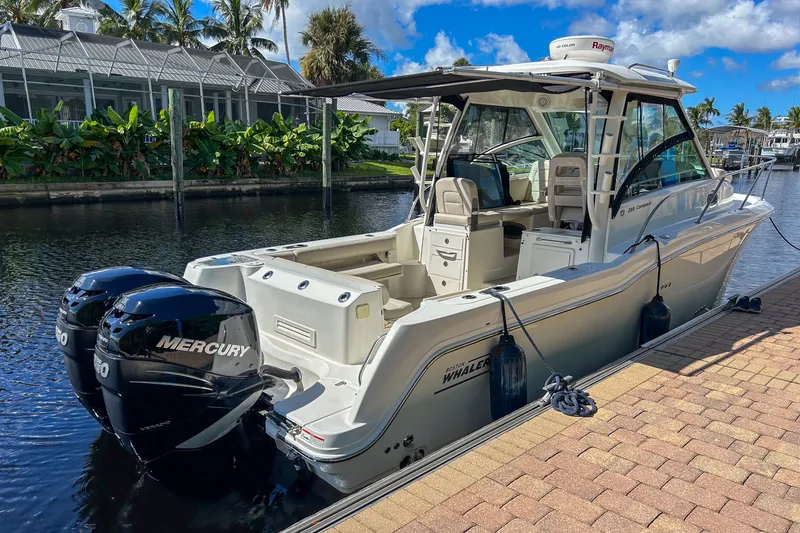 Slide: The Image of Boston Whaler 285 CONQUEST 2018 - 4