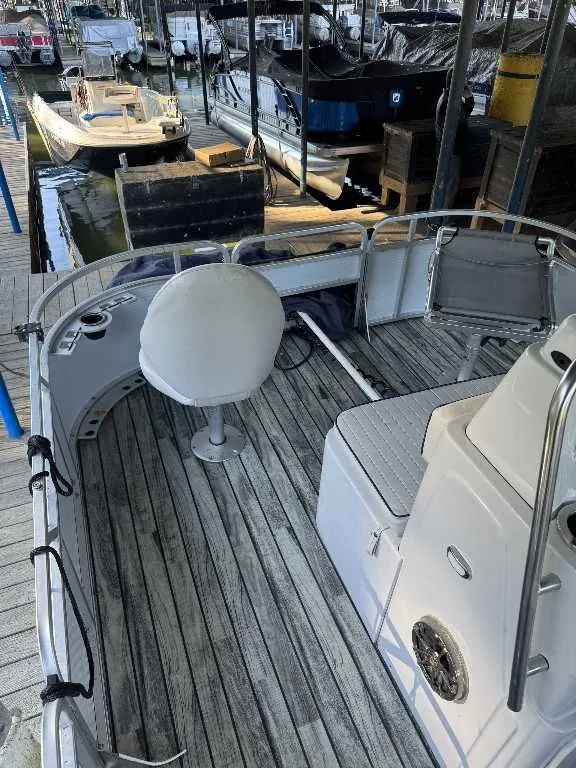 Slide: The Image of Angler 820 All 2020 - 13