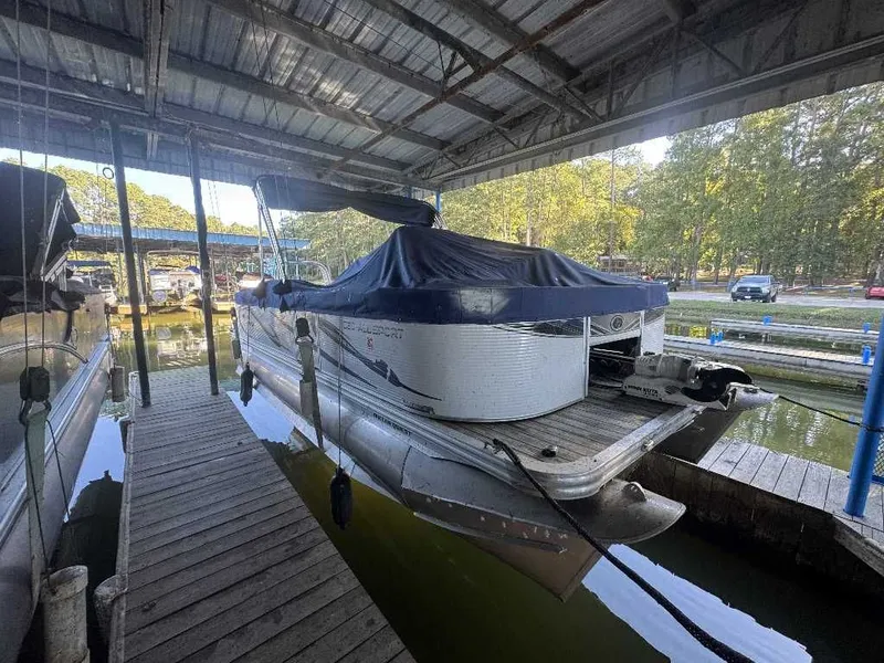 Slide: The Image of Angler 820 All 2020 - 5