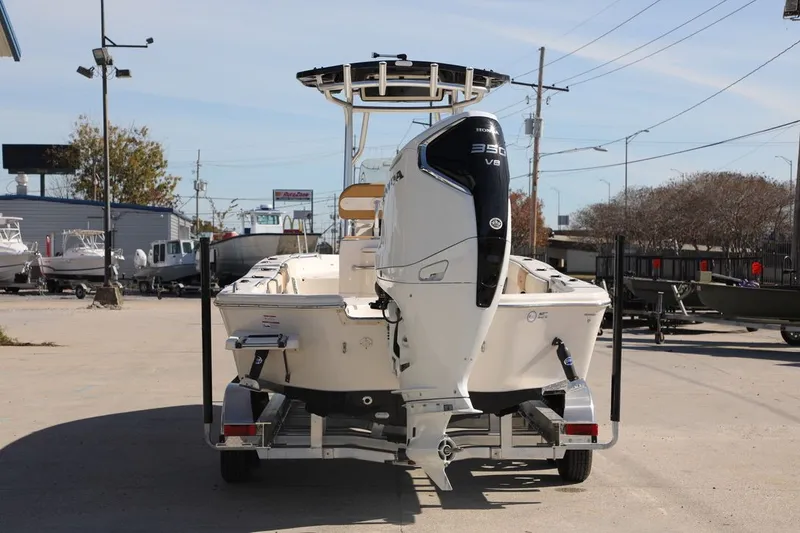 Slide: The Image of Sea Chaser 26 LX 2026 - 15