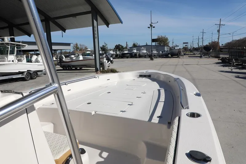 Slide: The Image of Sea Chaser 26 LX 2026 - 17